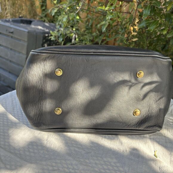Vintage Dooney & Bourke USA Black All Weather Leather Tote Bag Brass Feet Purse - Picture 3 of 11